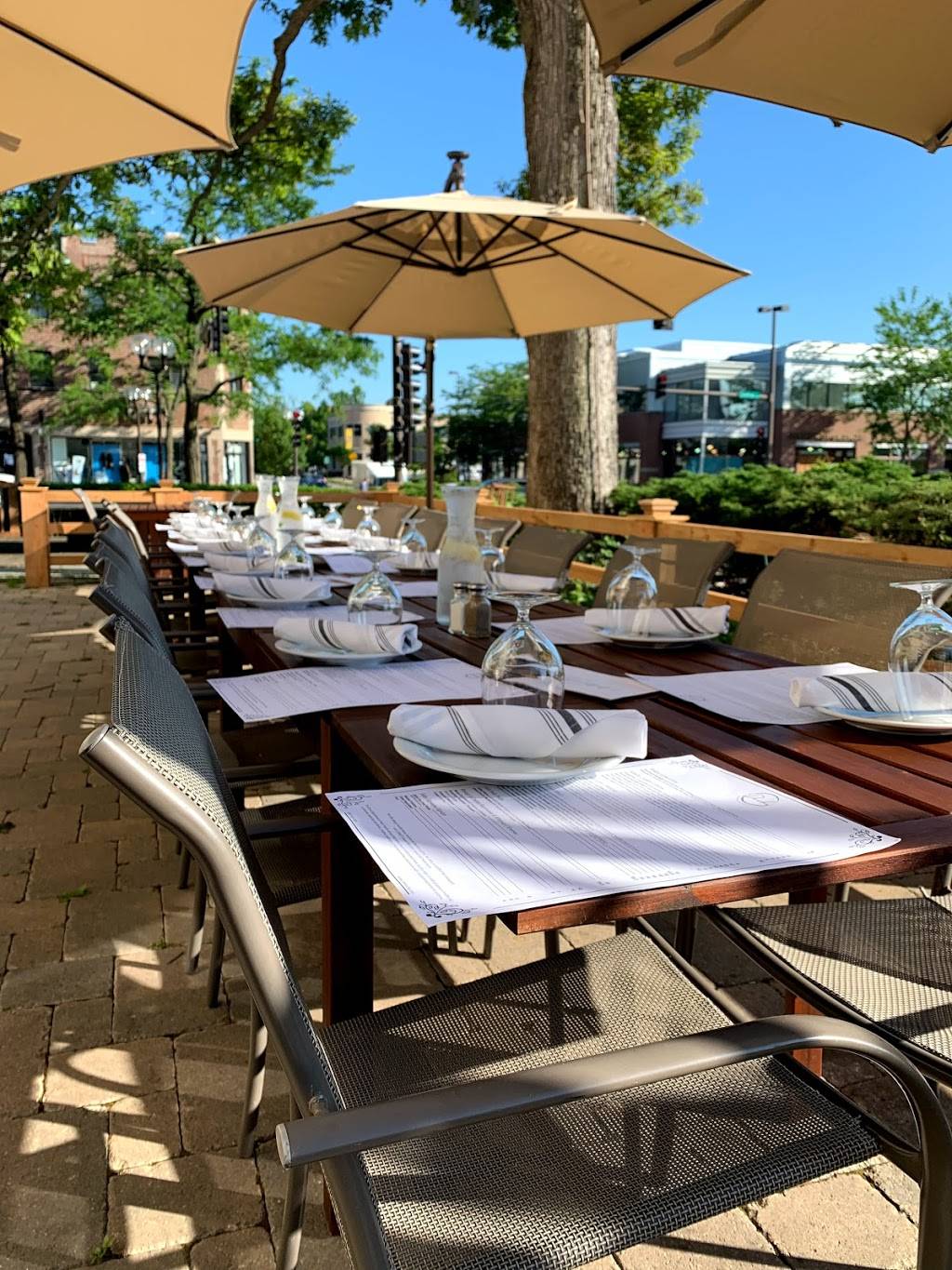 Cafe Dacha | restaurant | 675 Central Ave, Highland Park, IL 60035, USA | 8479267024 OR +1 847-926-7024