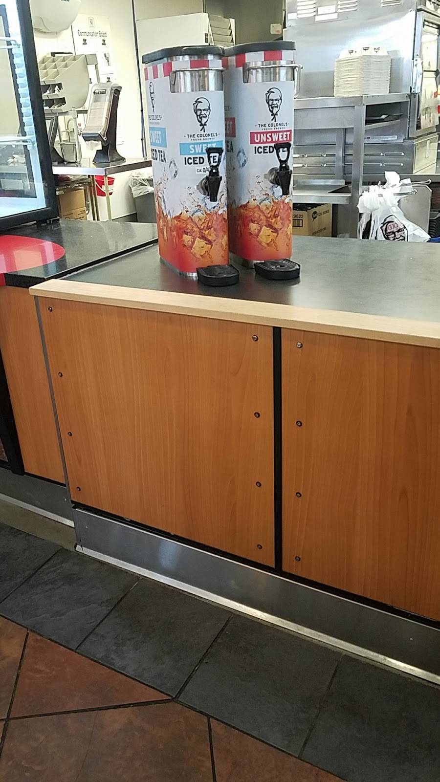 KFC | restaurant | 5332 N Belt Hwy, St Joseph, MO 64506, USA | 8162326532 OR +1 816-232-6532