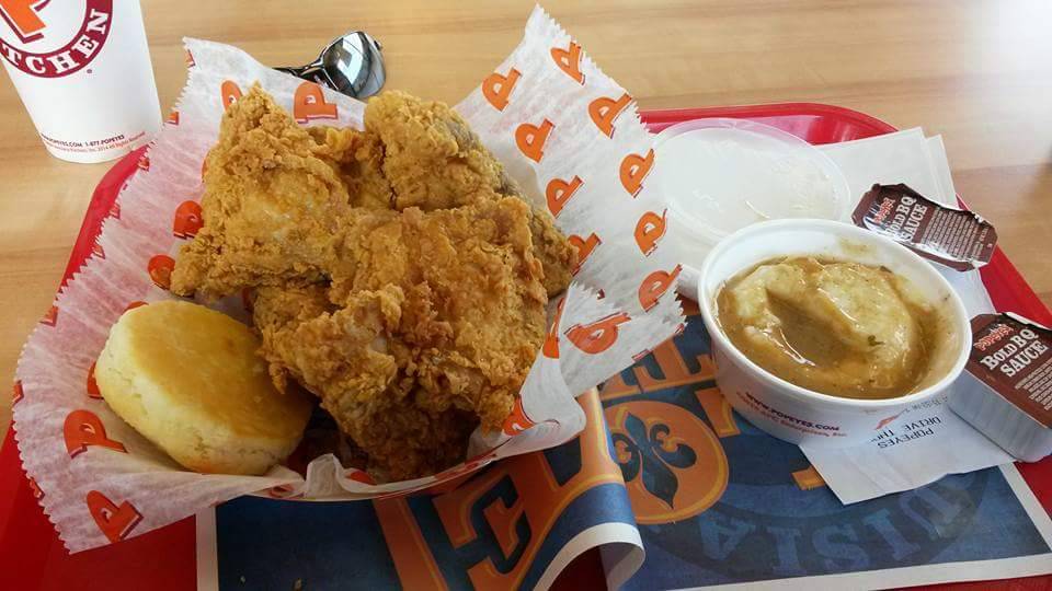 Popeyes Louisiana Kitchen | restaurant | 1601 S, US-1, Fort Pierce, FL 34950, USA | 7724612287 OR +1 772-461-2287