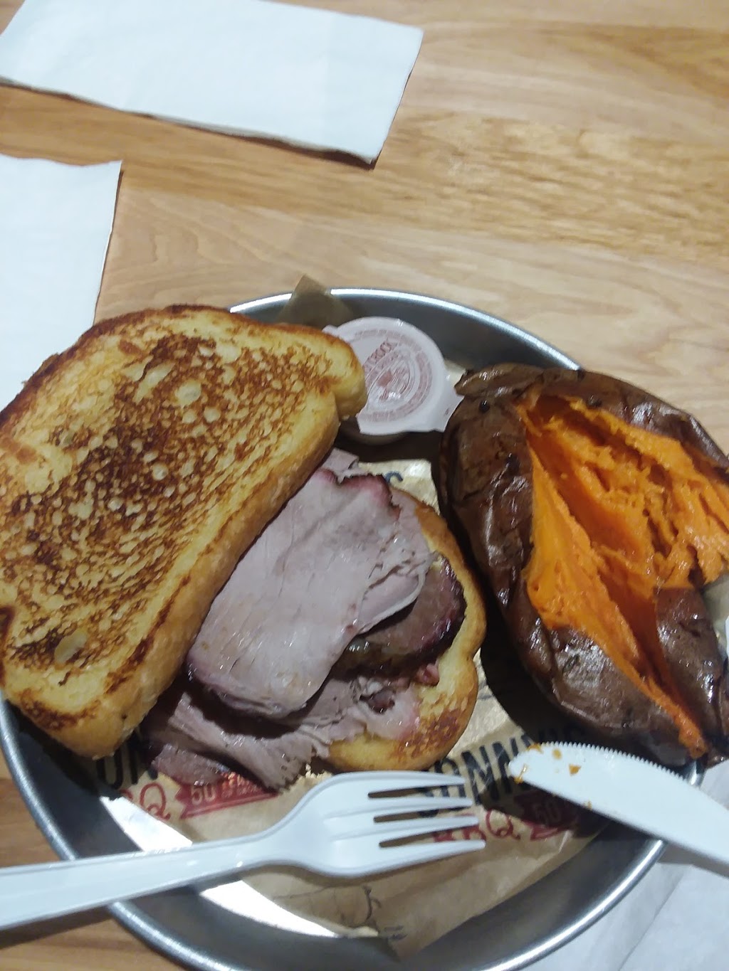 Sonnys BBQ | restaurant | 2707 N Monroe St, Tallahassee, FL 32303, USA | 8503852167 OR +1 850-385-2167