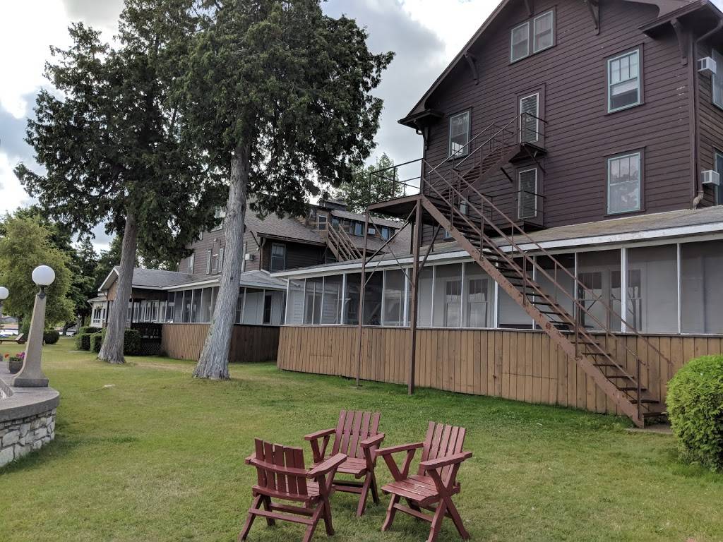 Alpine Resort and Cottages | restaurant | 7715 Horseshoe Bay Rd, Egg Harbor, WI 54209, USA | 9208683000 OR +1 920-868-3000