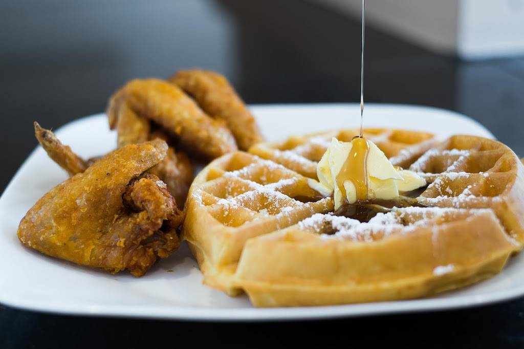 Crown Fried Chicken & Waffle House | restaurant | 3005 Leonardtown Rd, Waldorf, MD 20601, USA | 3015905151 OR +1 301-590-5151