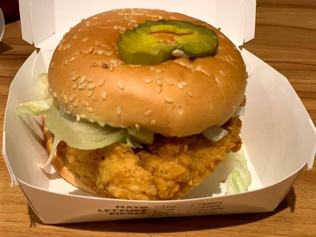 Mary Browns Chicken & Taters | restaurant | 3975 Garden St, Whitby, ON L1R 3A4, Canada | 9056661686 OR +1 905-666-1686