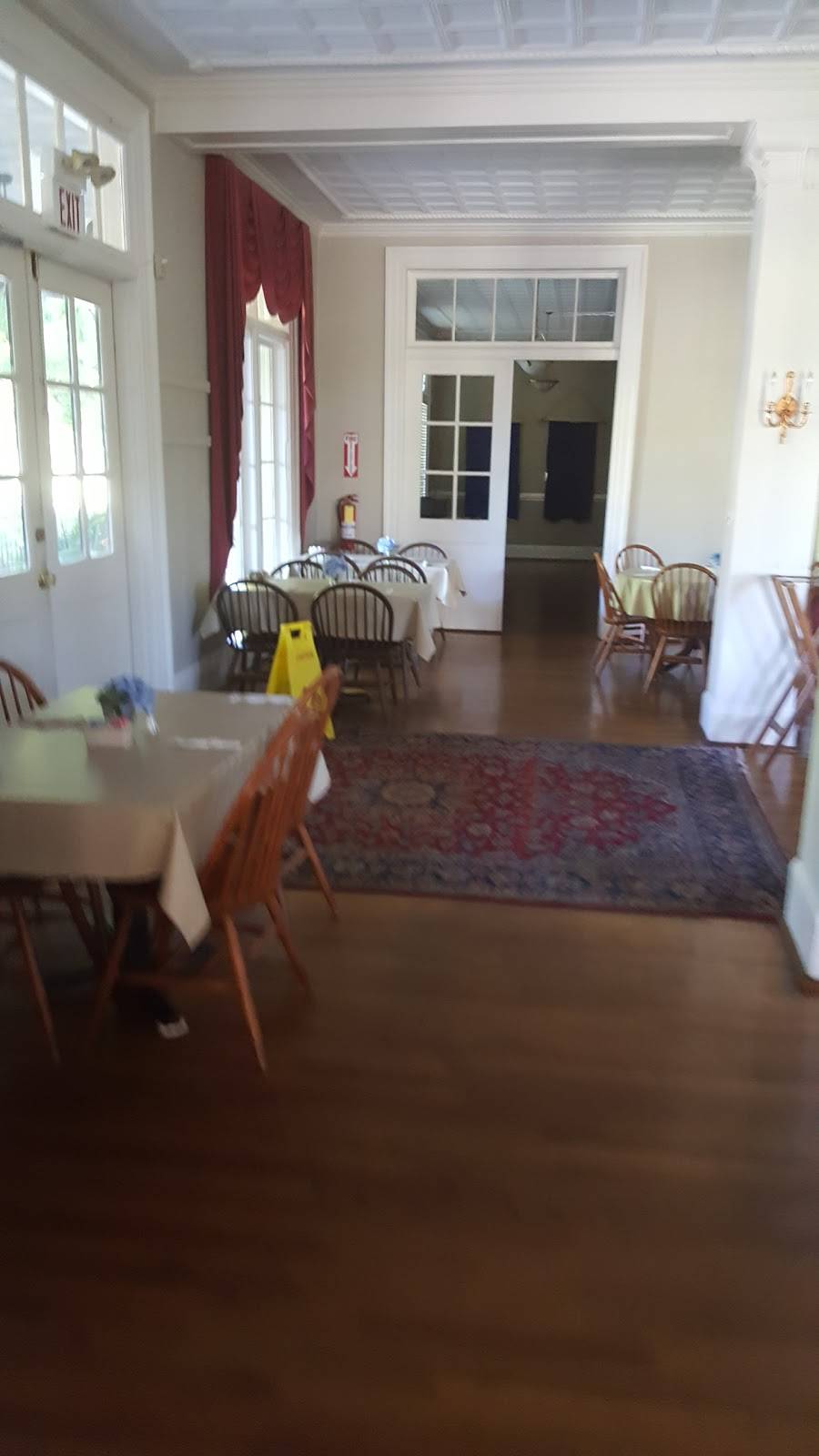 Dogwood Cafe | restaurant | 203 E Broad St, Louisville, GA 30434, USA | 4786253299 OR +1 478-625-3299