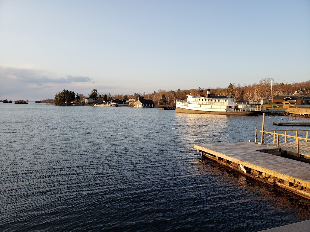 Dockside Inn and Tavern | restaurant | 17 Pritham Ave, Greenville, ME 04441, USA | 2076953663 OR +1 207-695-3663