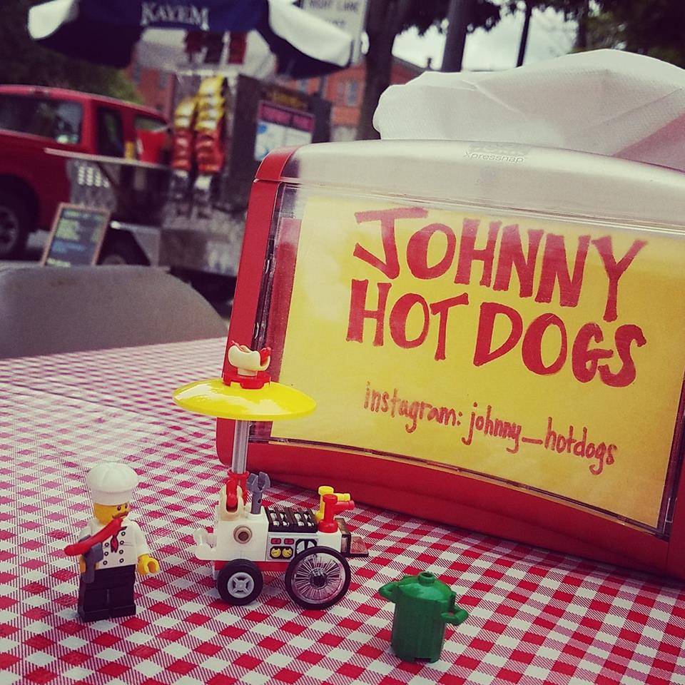 Johnny Hot Dogs | meal takeaway | 256 Main St, Sturbridge, MA 01566, USA | 5082025441 OR +1 508-202-5441