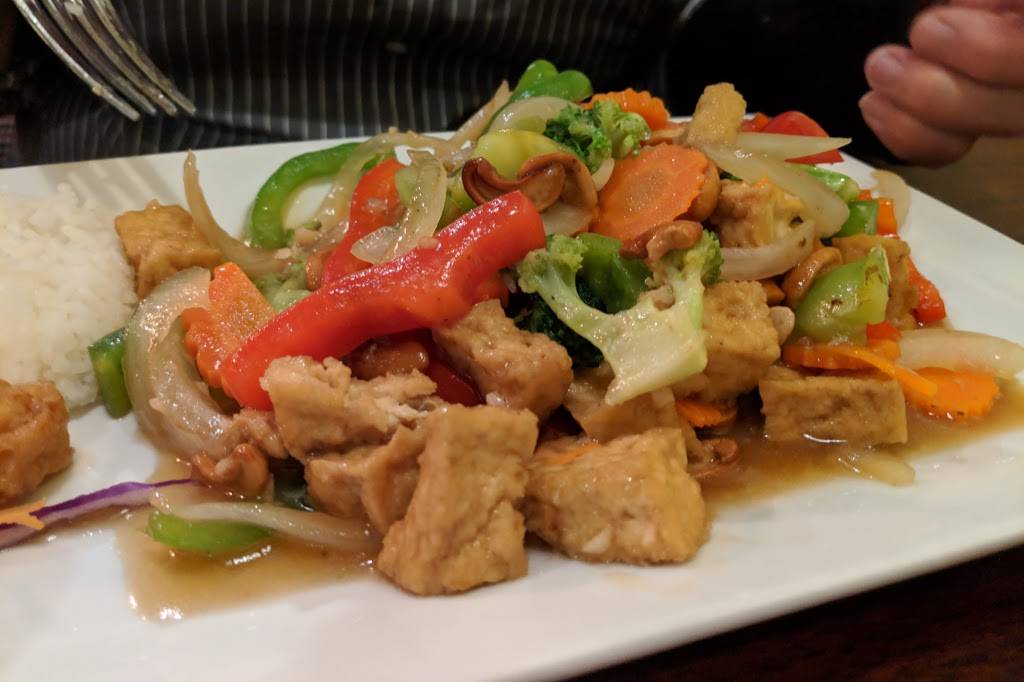 Tuptim Thai | restaurant | 2121 N Rock Rd #300, Wichita, KS 67206, USA | 3167682550 OR +1 316-768-2550