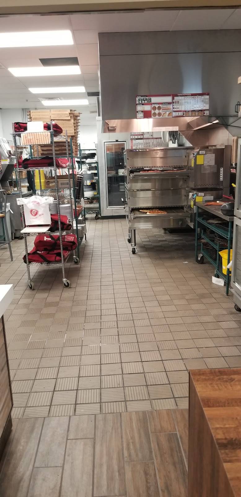 Pizza Hut | restaurant | 2 East Ave, Monroe, OH 45050, USA | 5135395281 OR +1 513-539-5281