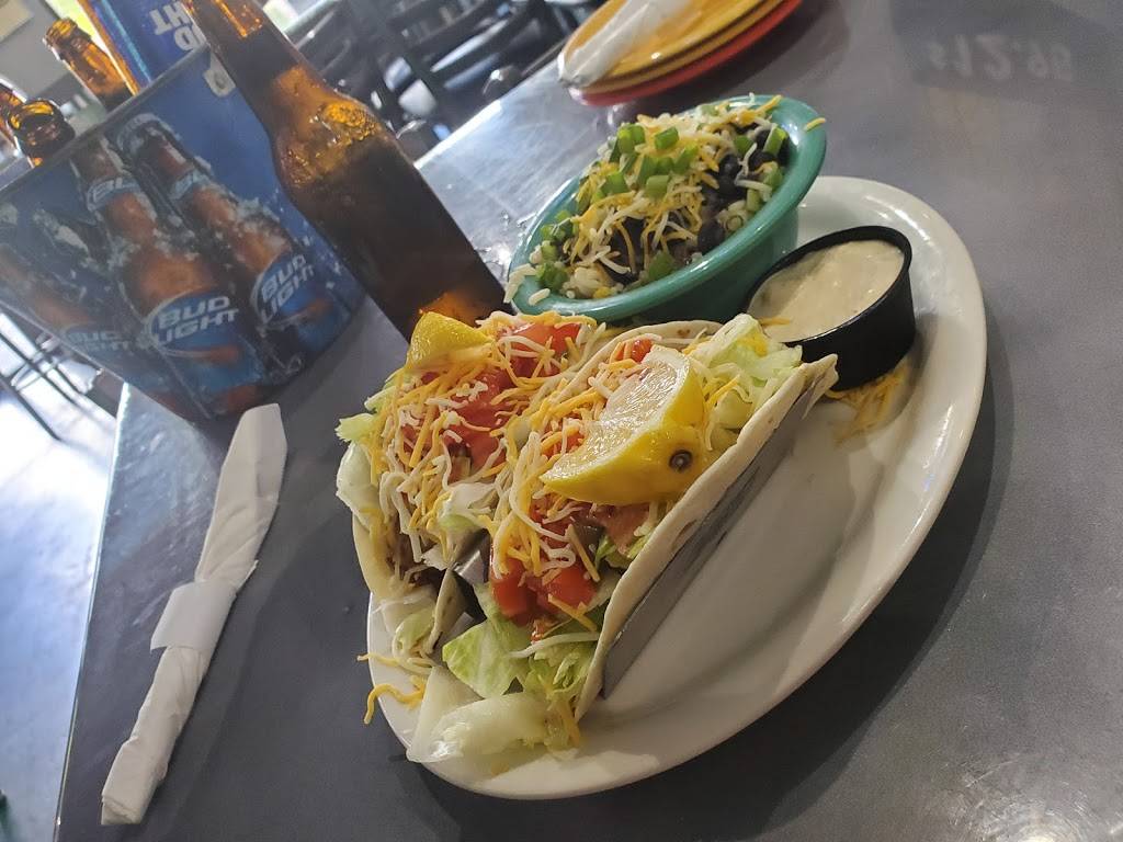 Pelican Larrys | restaurant | 1046 Pine Ridge Rd, Naples, FL 34108, USA | 2396490800 OR +1 239-649-0800