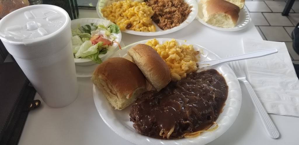 Arts Barbecue & Deli | restaurant | 900 E Morehead St #2811, Charlotte, NC 28204, USA | 7043349424 OR +1 704-334-9424