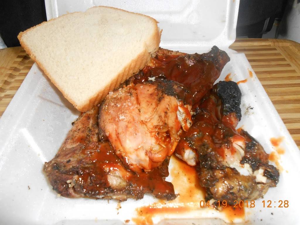 MCCARTERS BBQ | restaurant | 2675 Dr Martin Luther King Jr Blvd, Fort Myers, FL 33916, USA | 2396453468 OR +1 239-645-3468