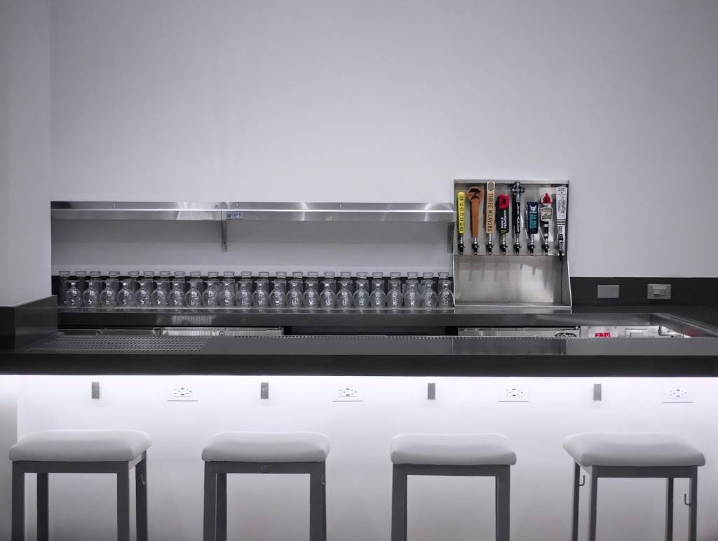 the lobby bar @ 6565 Sunset | restaurant | the lobby bar, 6565 Sunset Blvd, Hollywood, CA 90028, United States | 3234626727 OR +1 323-462-6727