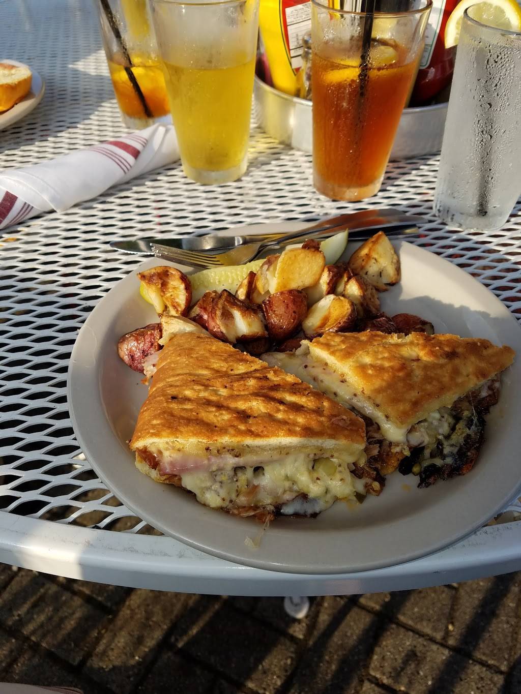 Clarkston Union Bar & Kitchen | restaurant | 54 S Main St, Village of Clarkston, MI 48346, USA | 2486206100 OR +1 248-620-6100