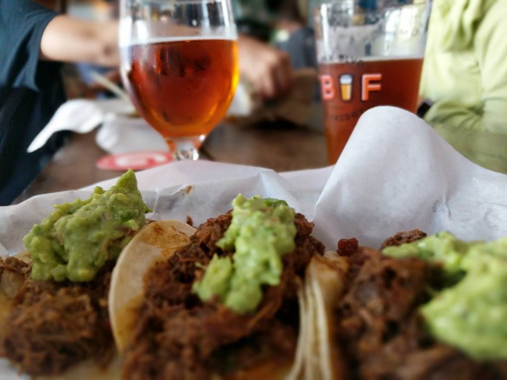 Chomp N Swig | restaurant | 5203 Geary Blvd, San Francisco, CA 94118, USA | 6282802463 OR +1 628-280-2463