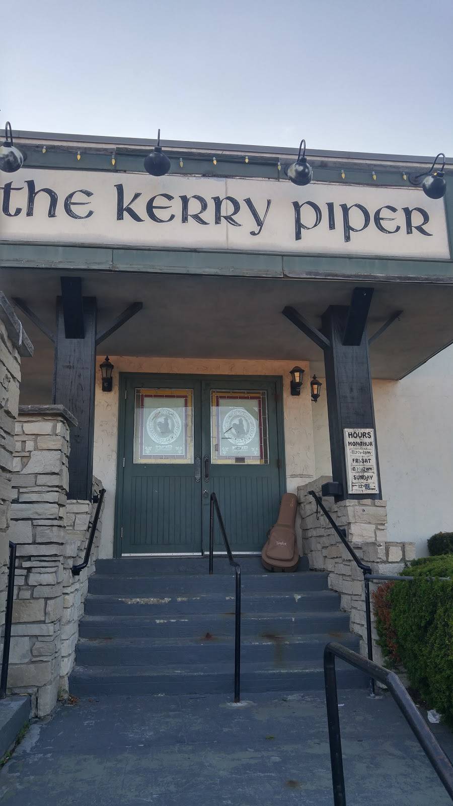 The Kerry Piper | restaurant | 7900 Joliet Rd, Willowbrook, IL 60527, USA | 6303253732 OR +1 630-325-3732