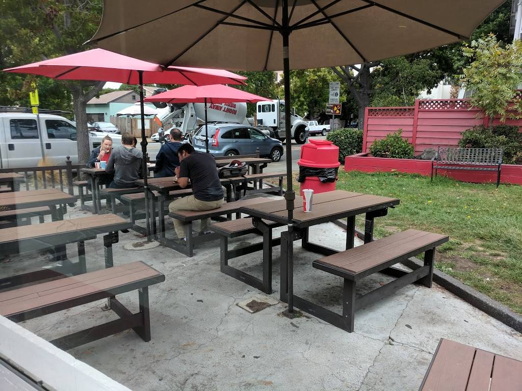 Smokehouse | restaurant | 3115 Telegraph Ave, Berkeley, CA 94705, USA | 5108453640 OR +1 510-845-3640