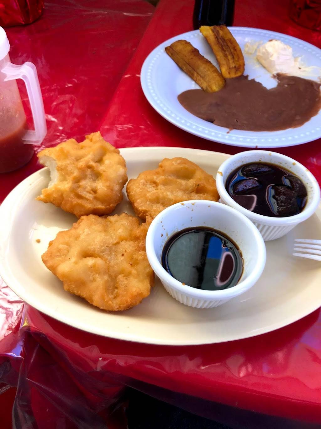 Pupuseria rosali | restaurant | 325 E Palmdale Blvd, Palmdale, CA 93550, USA | 6615266627 OR +1 661-526-6627