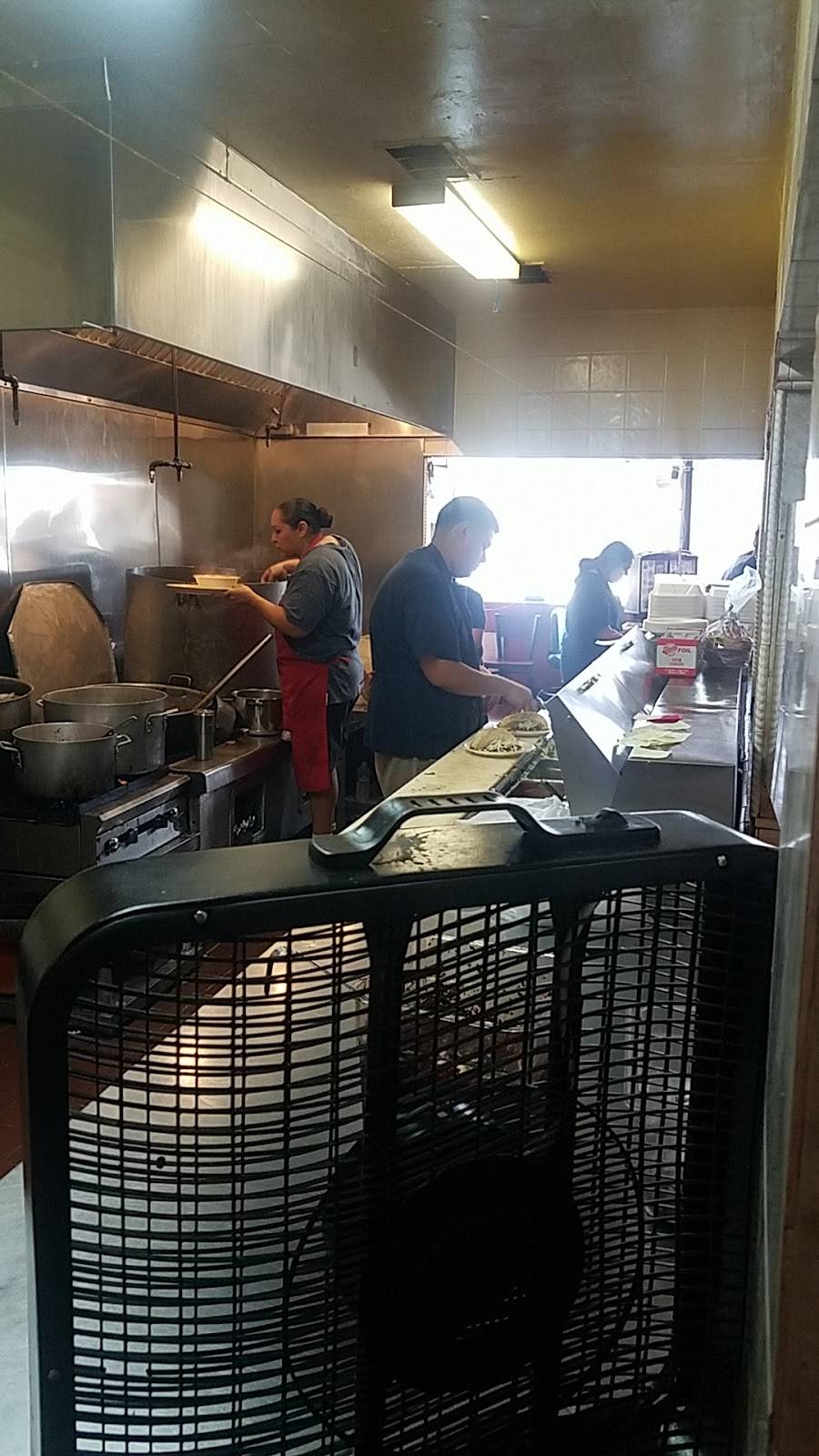 El Cesar | restaurant | 12747 Avenue 416, Orosi, CA 93647, USA | 5595284897 OR +1 559-528-4897