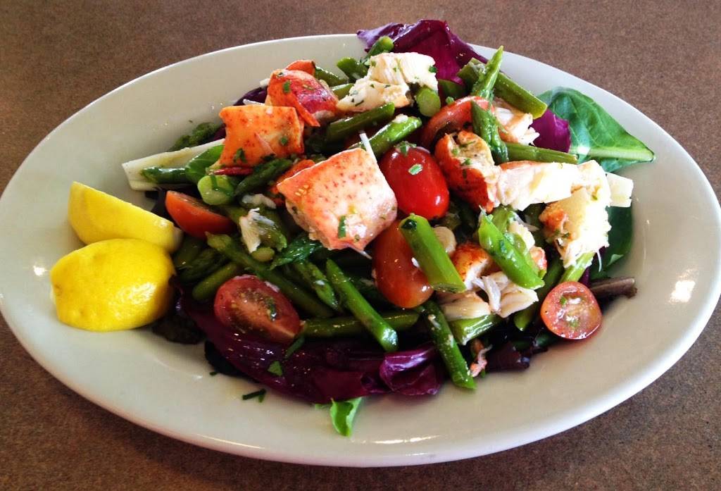 Hudsons on the Mile | restaurant | 340 Woodcleft Ave, Freeport, NY 11520, USA | 5164425569 OR +1 516-442-5569