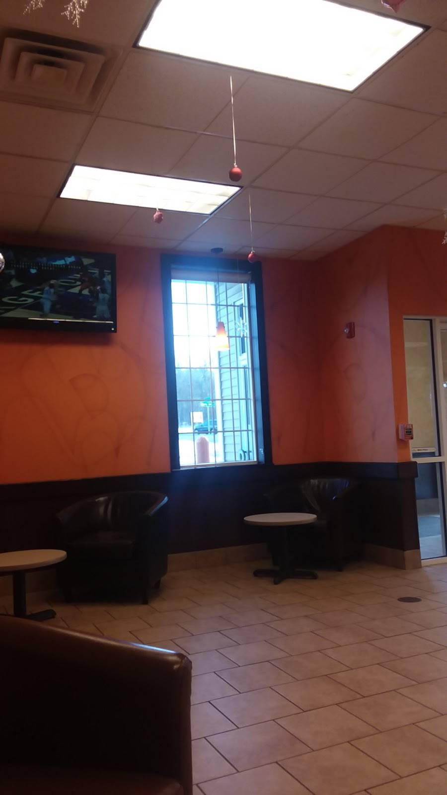 Dunkin | bakery | 80 Macy St, Amesbury, MA 01913, USA | 9783883076 OR +1 978-388-3076