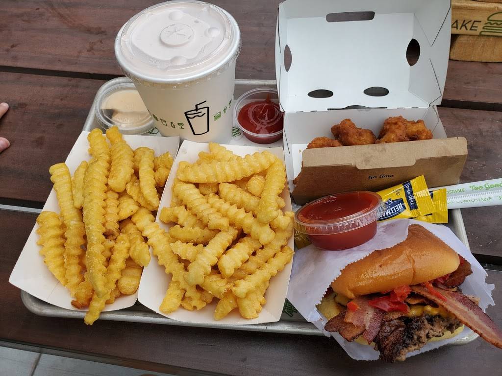 Shake Shack | restaurant | 296 Constitution Dr, Virginia Beach, VA 23462, USA | 7574274480 OR +1 757-427-4480