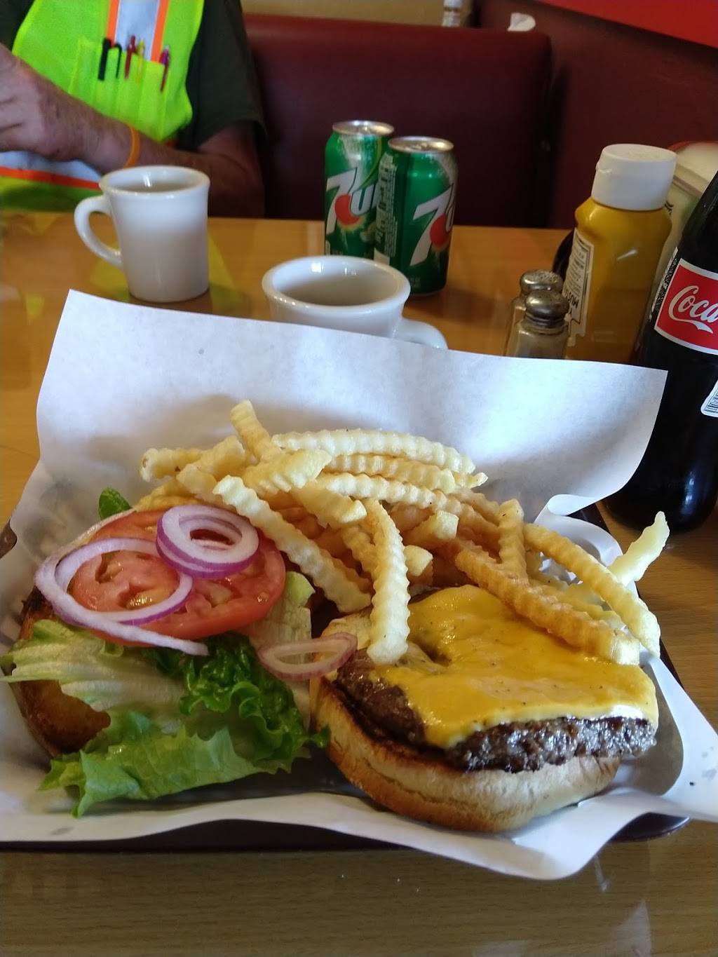 Ds Diner | restaurant | 7260 Healdsburg Ave, Sebastopol, CA 95472, USA | 7078298080 OR +1 707-829-8080