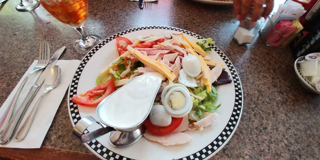 Vally Medlyns | restaurant | 330 Hartz Ave, Danville, CA 94526, USA | 9255526449 OR +1 925-552-6449