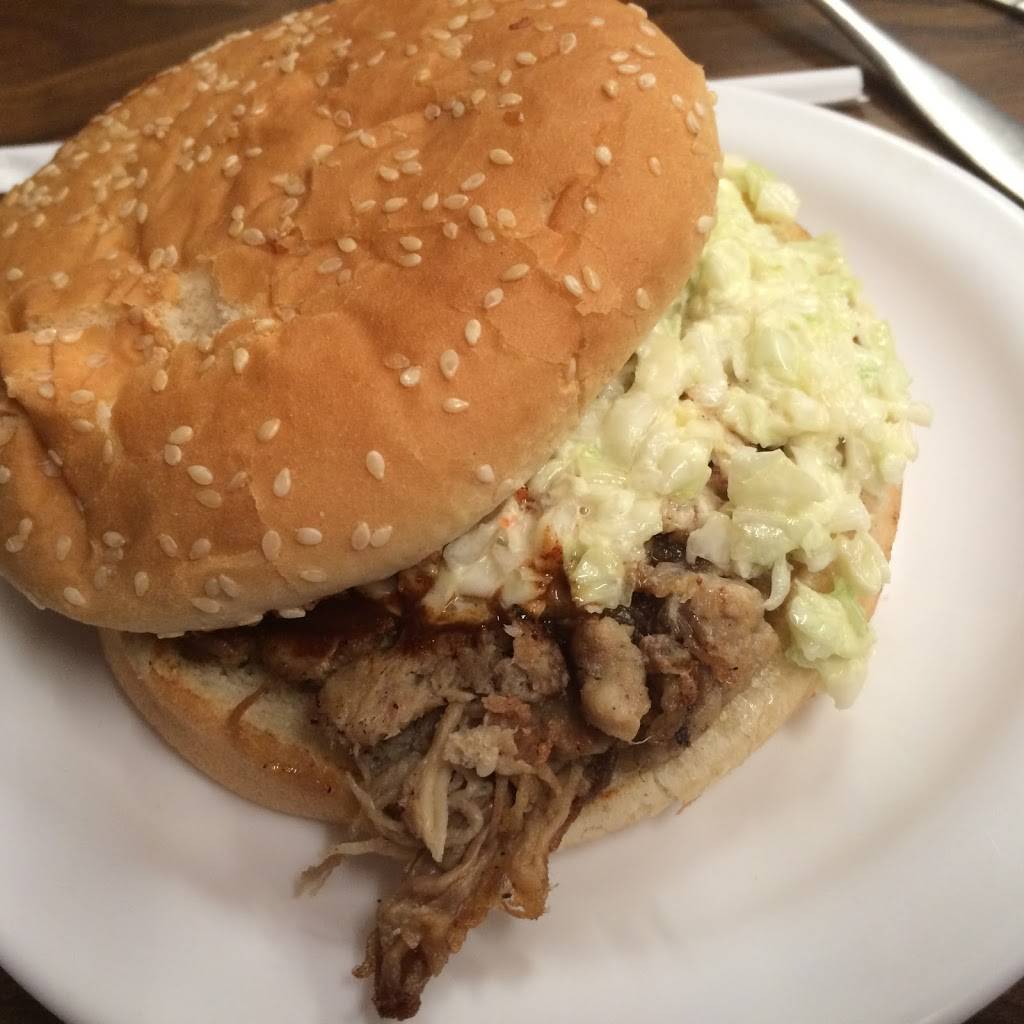 Roys BBQ & Burgers | restaurant | 25 Wabash St, Milan, MI 48160, USA | 7344391737 OR +1 734-439-1737