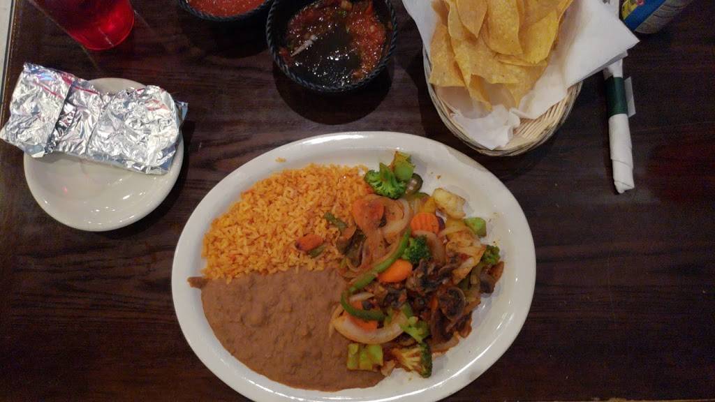 Los Jefes Mexican Restaurant | restaurant | 530 W 30th St, Connersville, IN 47331, USA | 7652221090 OR +1 765-222-1090