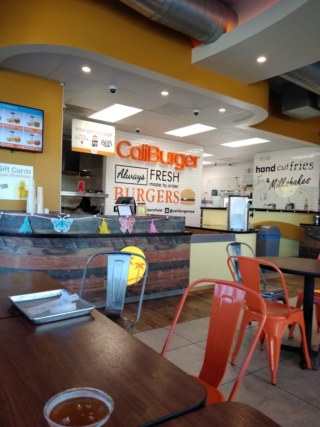 CaliBurger | restaurant | 5646 State Rd, Bakersfield, CA 93308, USA | 6616956851 OR +1 661-695-6851