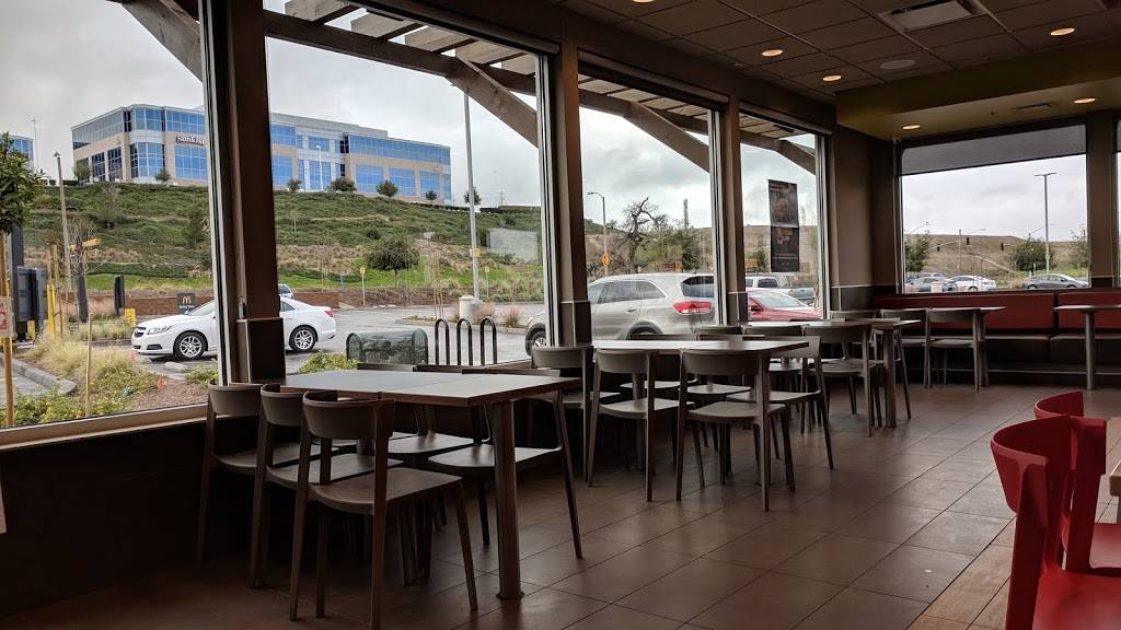 McDonalds | cafe | 27618 The Old Rd, Valencia, CA 91355, USA | 6612531020 OR +1 661-253-1020