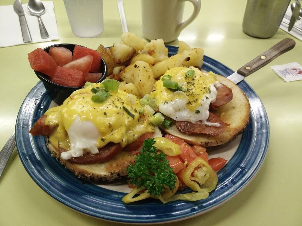 J.P. Spoonems | restaurant | 1678 Broad St, Providence, RI 02905, USA | 4019413550 OR +1 401-941-3550