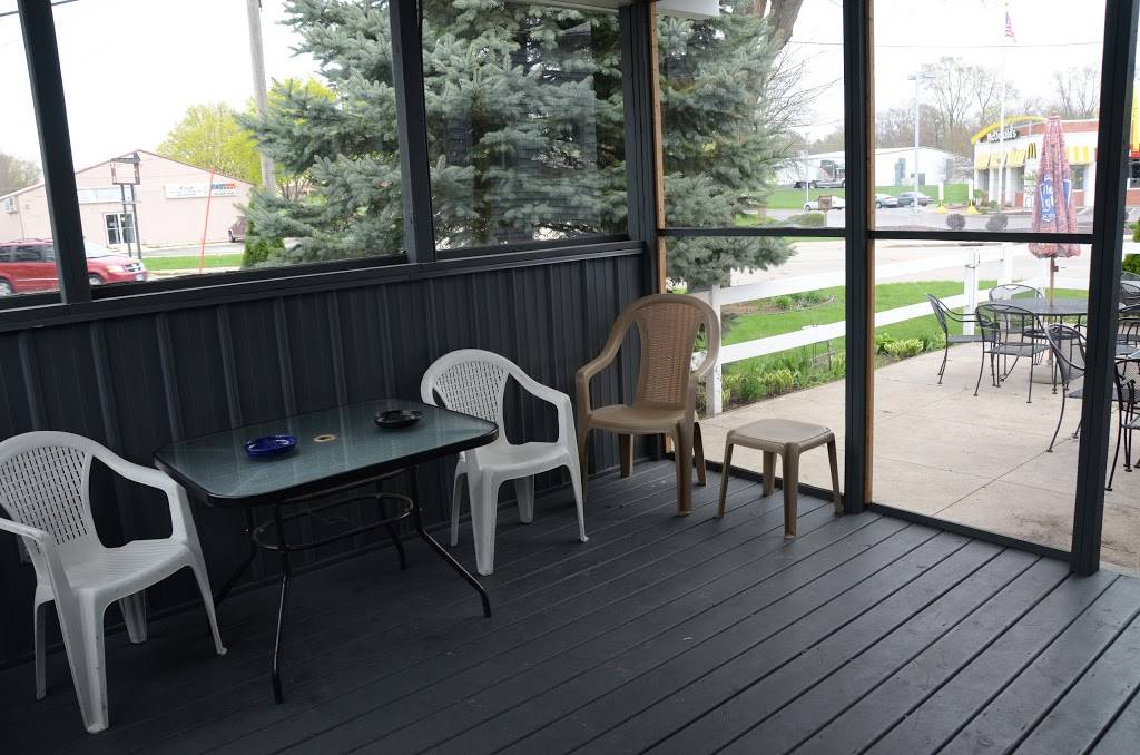 Mouse Tavern & Restaurant | restaurant | 1420 S Madison Rd, Beloit, WI 53511, USA | 6083621196 OR +1 608-362-1196