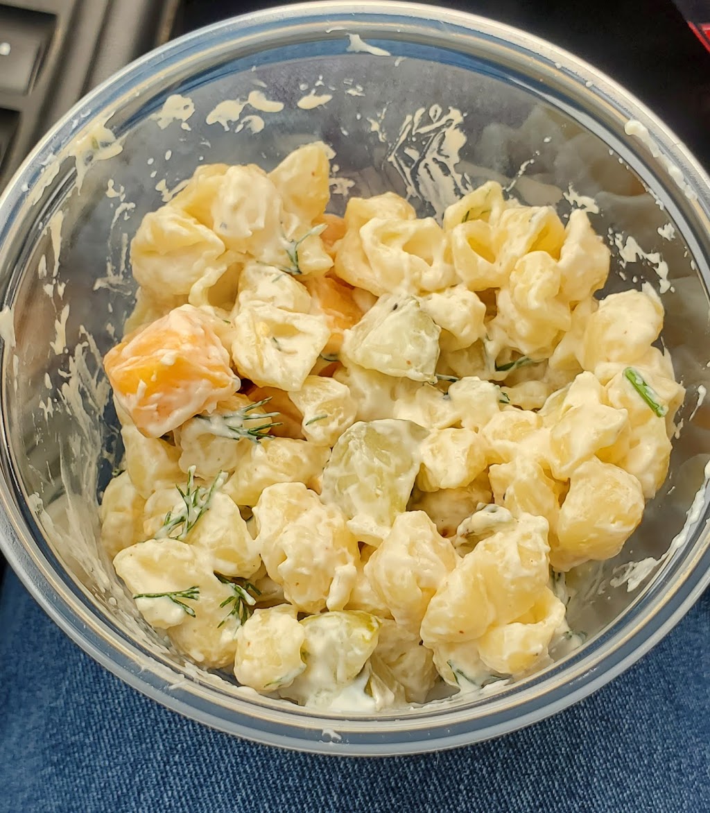 New Dawgs In Town | restaurant | 113 S Main St, Capac, MI 48014, USA | 8106693020 OR +1 810-669-3020