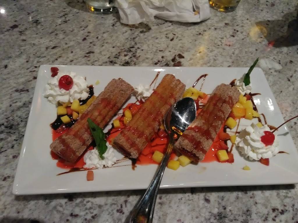 La Santa Tacos and Tequilas | restaurant | 386 Middlesex Rd, Tyngsborough, MA 01879, USA | 9782265665 OR +1 978-226-5665