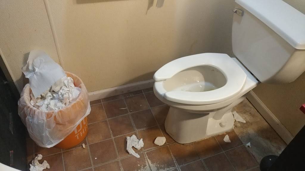 Noonday Store | restaurant | 16822 TX-155, Tyler, TX 75703, USA | 9035349498 OR +1 903-534-9498