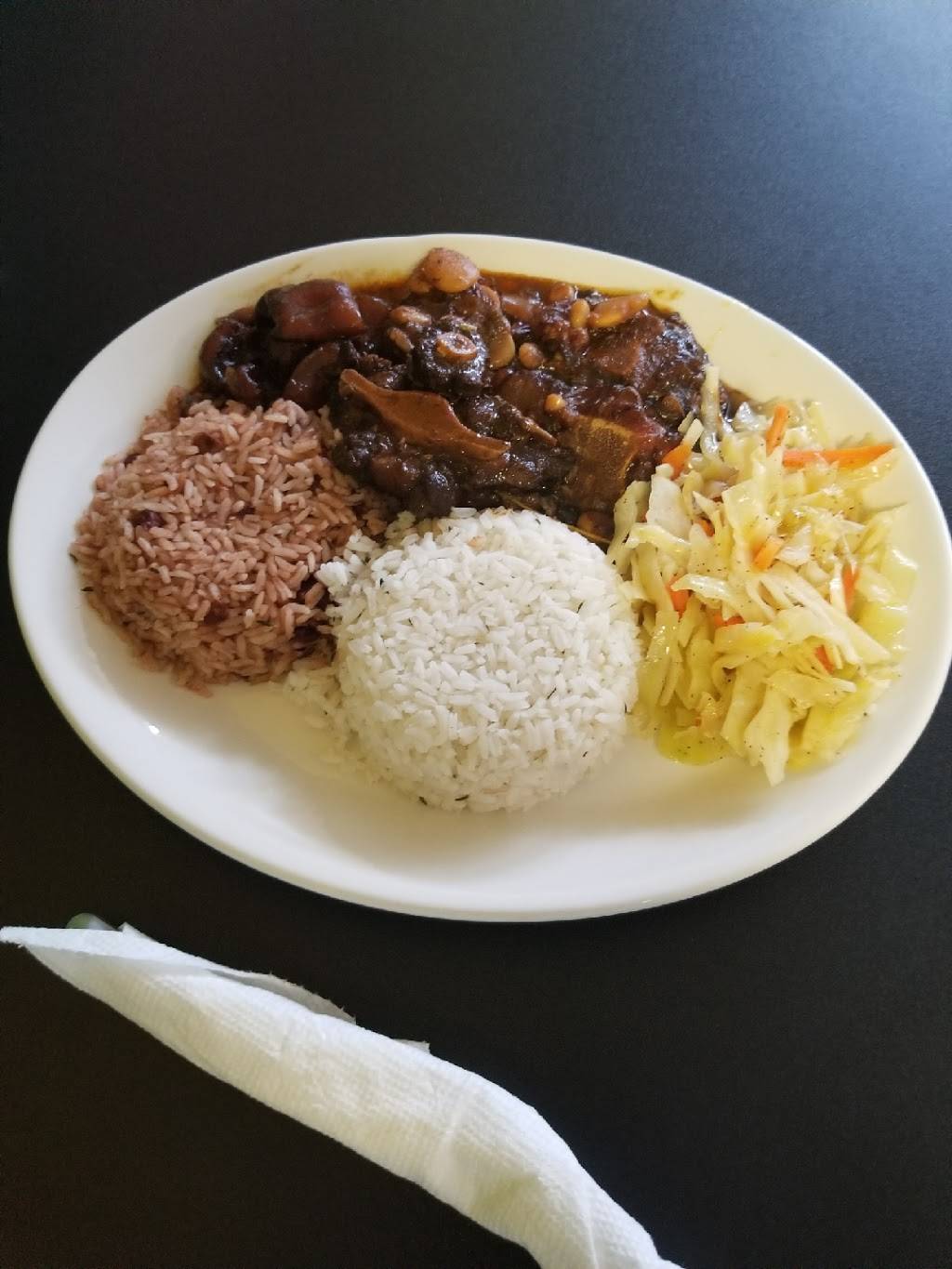 Reggae Kitchen | restaurant | 5535 Troost Ave, Kansas City, MO 64110, USA | 8164926191 OR +1 816-492-6191