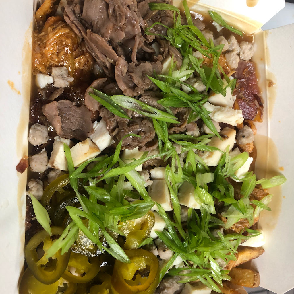 Smokes Poutinerie | restaurant | 4032 Confederation Pkwy, Mississauga, ON L5B 0G4, Canada | 9052322873 OR +1 905-232-2873