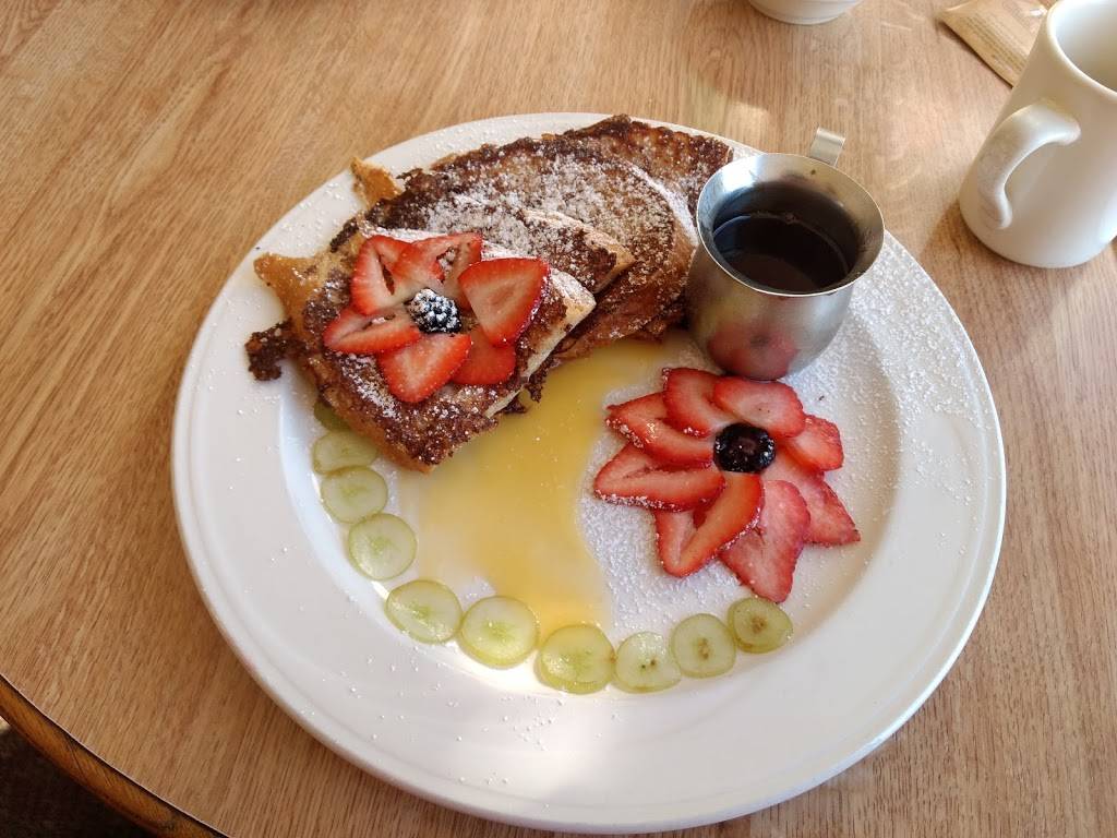 Aliottis Victorian Corner Restaurant | restaurant | 541 Lighthouse Ave, Pacific Grove, CA 93950, USA | 8313724641 OR +1 831-372-4641