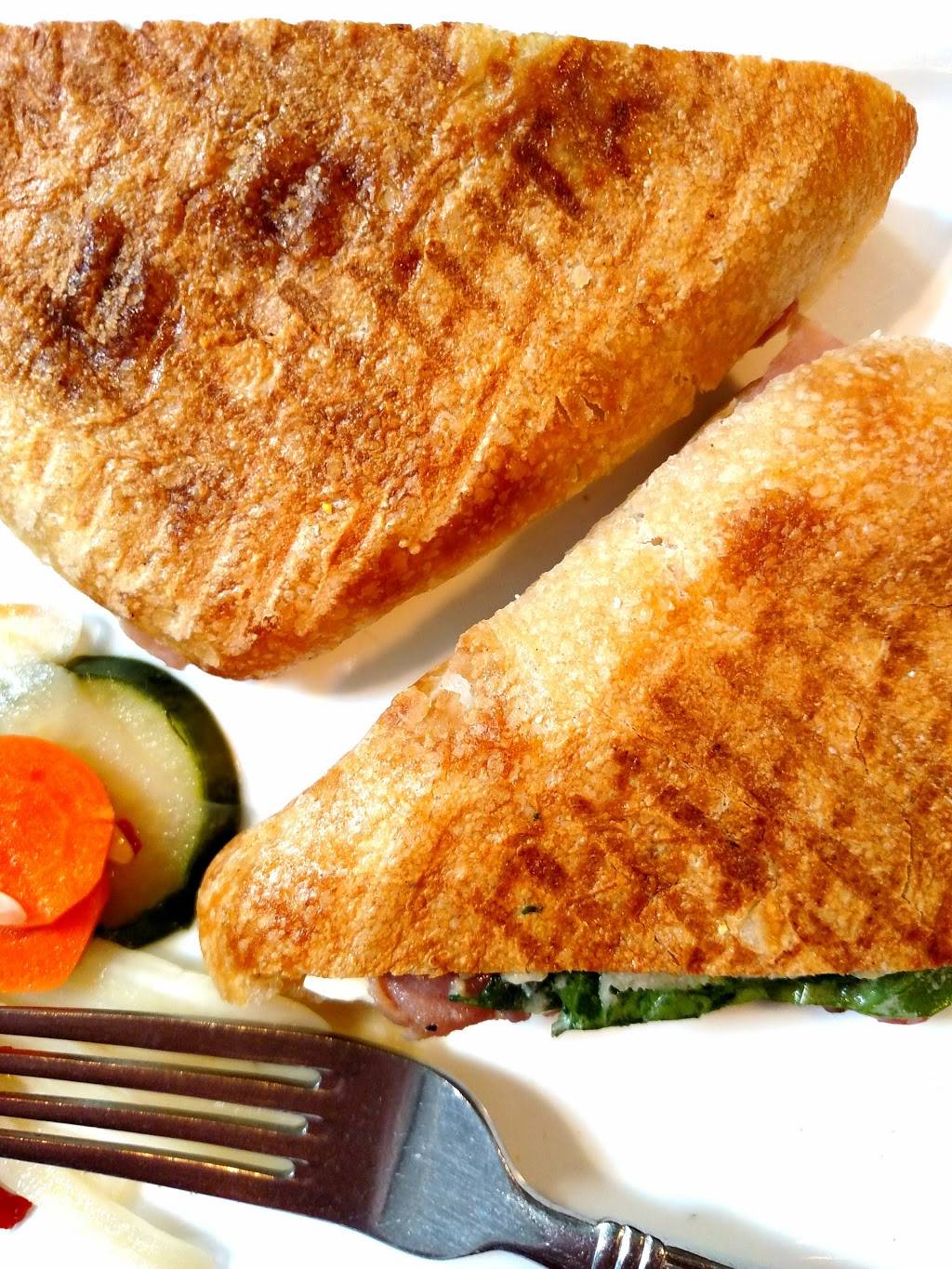 The Plate | restaurant | 2, 10 Bassett St, Milton, MA 02186, USA | 6176903494 OR +1 617-690-3494