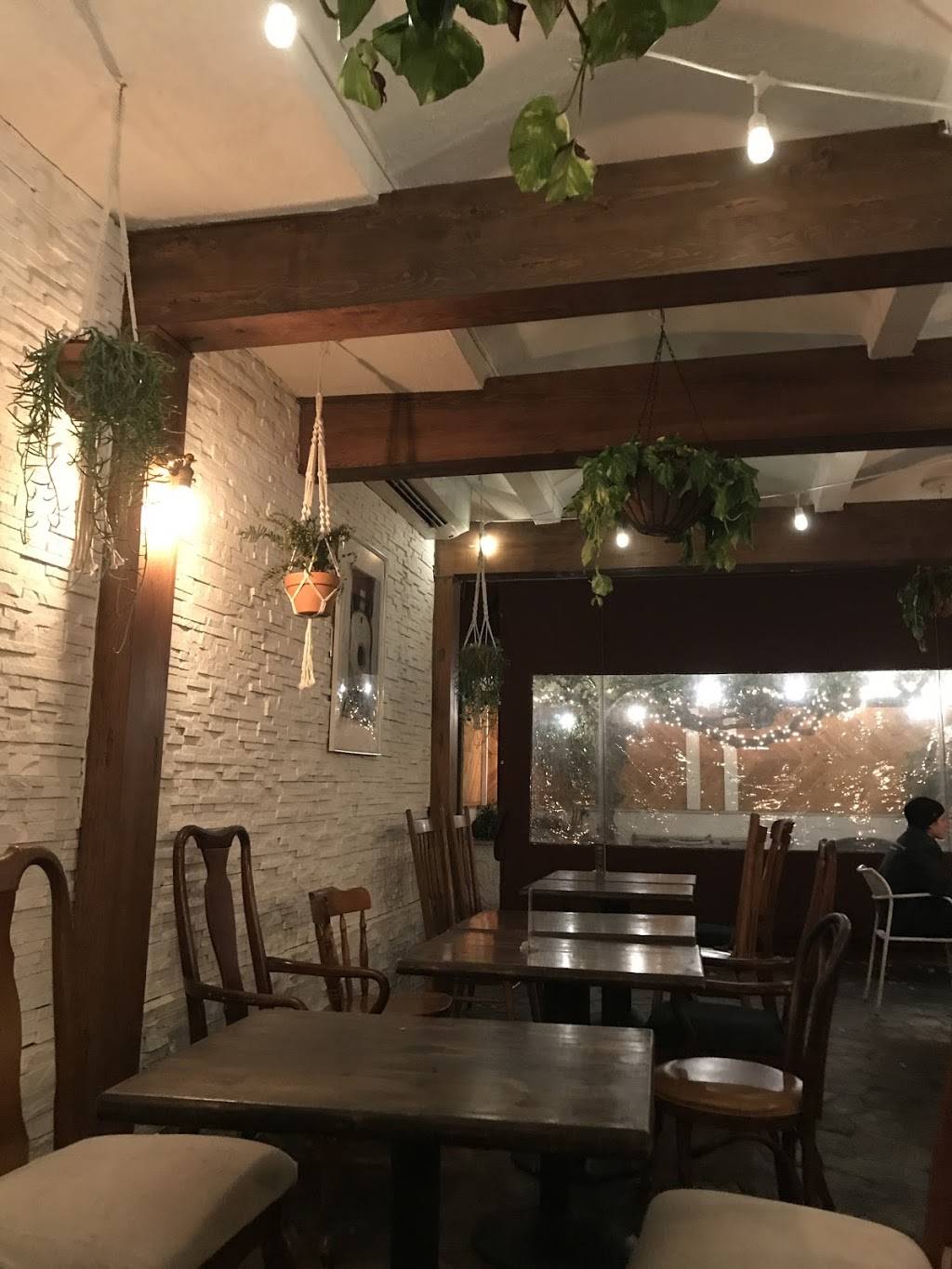 Sloanes Valley Village | restaurant | 5338 Laurel Canyon Blvd, Valley Village, CA 91607, USA | 8185095828 OR +1 818-509-5828