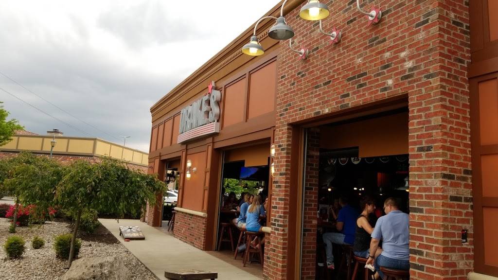 Drakes | restaurant | 3921 Summit Plaza Dr, Louisville, KY 40241, USA | 5023843921 OR +1 502-384-3921