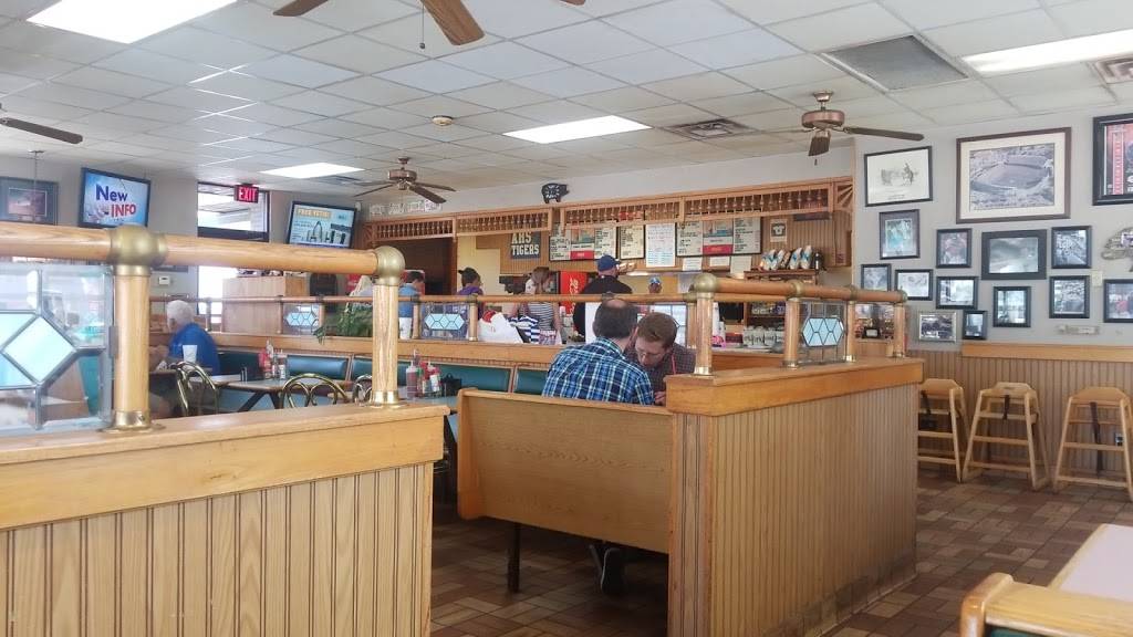 Byrons Smokehouse | restaurant | 436 Opelika Rd, Auburn, AL 36830, USA | 3348879981 OR +1 334-887-9981