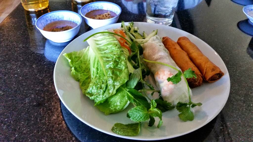 Pho 4 Queen | restaurant | 159 Rancho Santa Fe Rd, San Marcos, CA 92078, USA | 7604712572 OR +1 760-471-2572