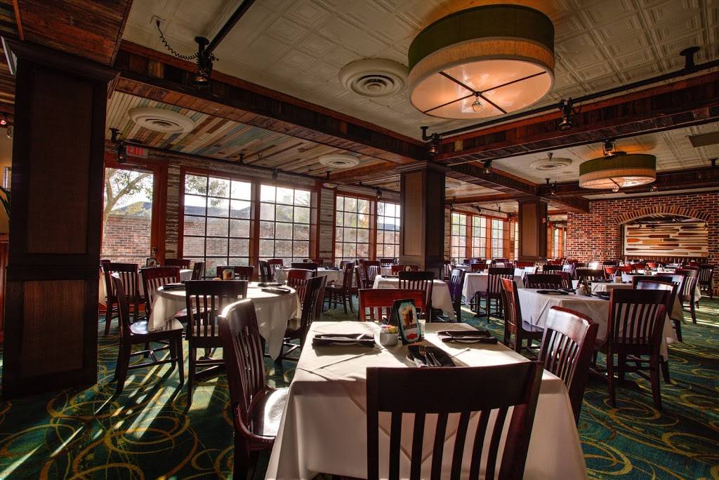 Landrys Seafood House | meal takeaway | 8800 Vineland Ave, Orlando, FL 32821, USA | 4078276466 OR +1 407-827-6466