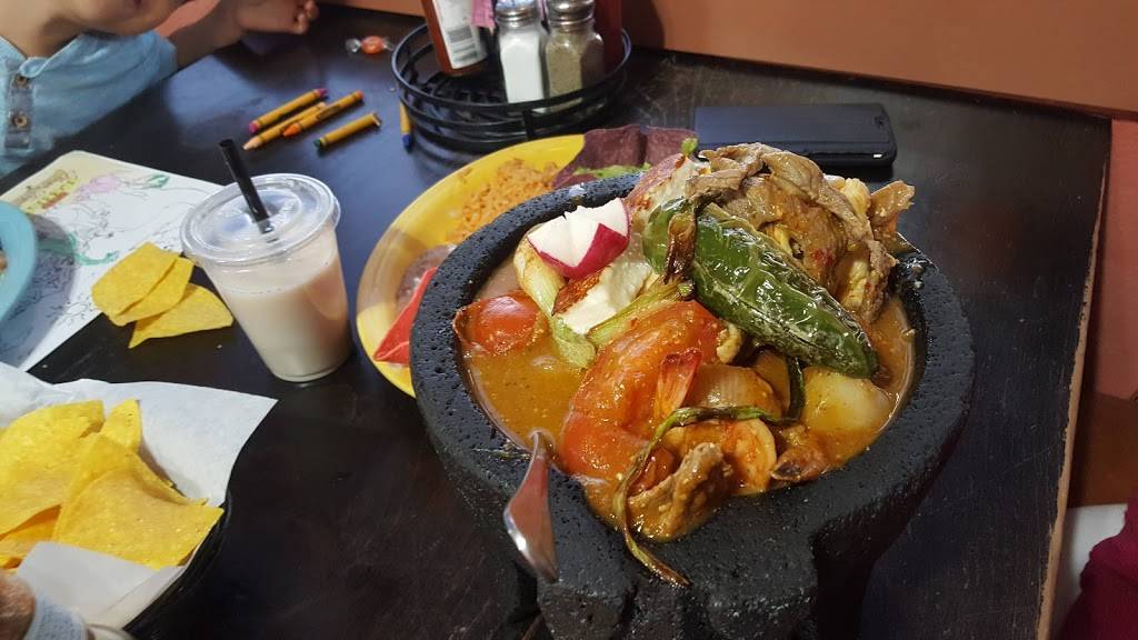 Plaza Tequila Taqueira Bar & Grill | restaurant | 600 E Washington St, Petaluma, CA 94952, USA | 7077764949 OR +1 707-776-4949