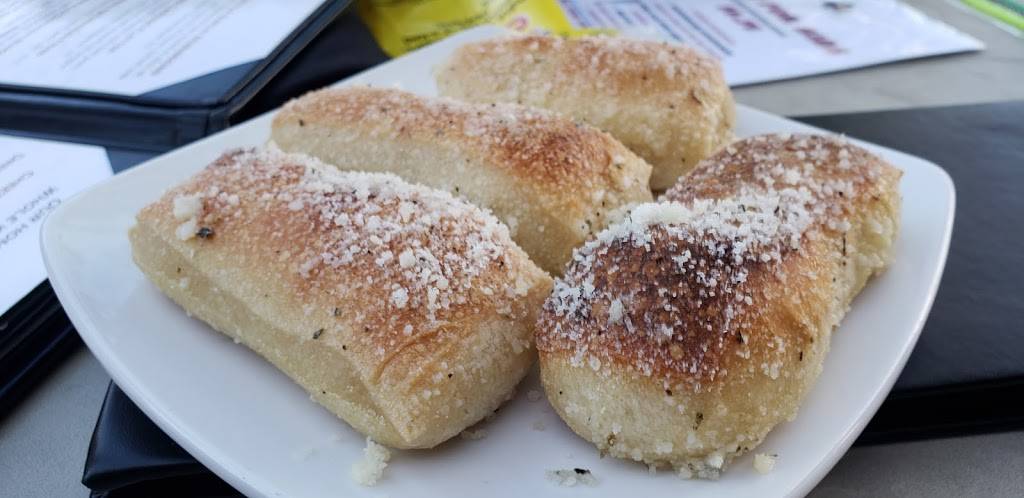 Red White and Brew | restaurant | 6740 E McDowell Rd #102, Mesa, AZ 85215, USA | 4808079393 OR +1 480-807-9393