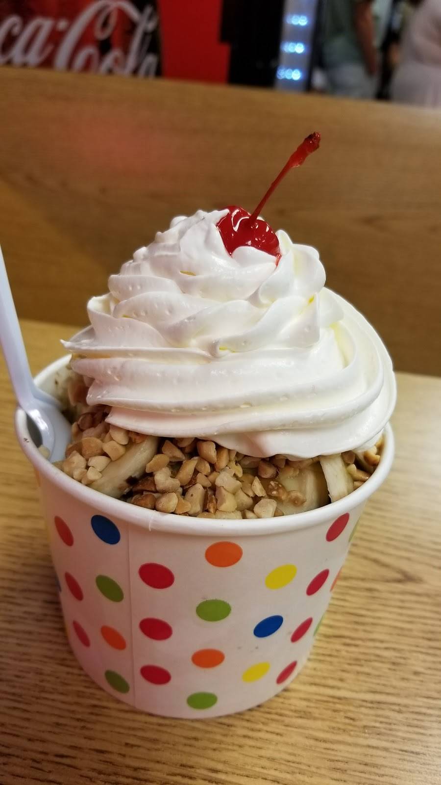 Ye Ole Fashioned Ice Cream | restaurant | 474 Savannah Hwy, Charleston, SC 29407, USA | 8437664854 OR +1 843-766-4854