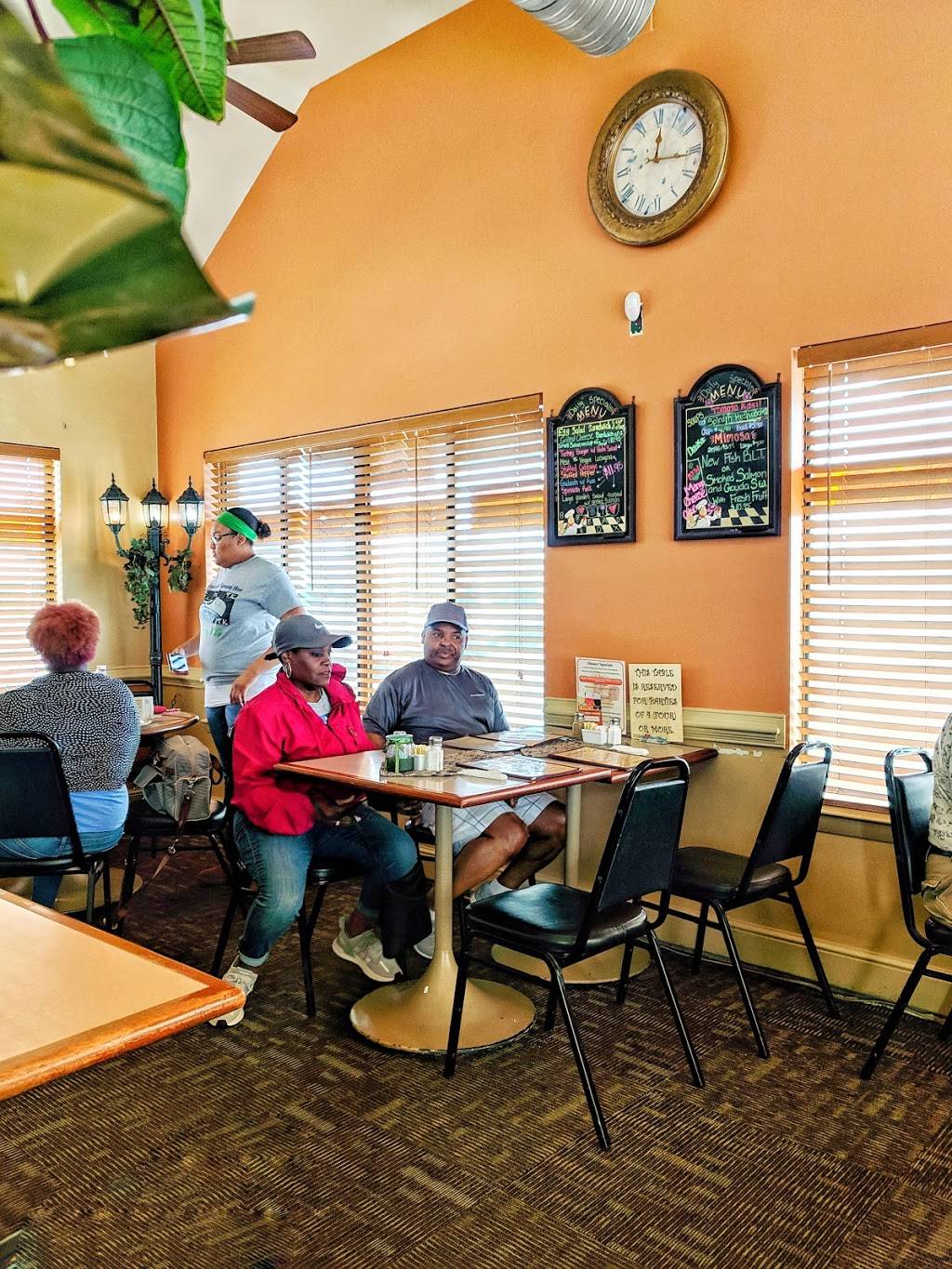 Bread Box Cafe | restaurant | 2372 Virginia Beach Blvd # 101, Virginia Beach, VA 23454, USA | 7574635500 OR +1 757-463-5500