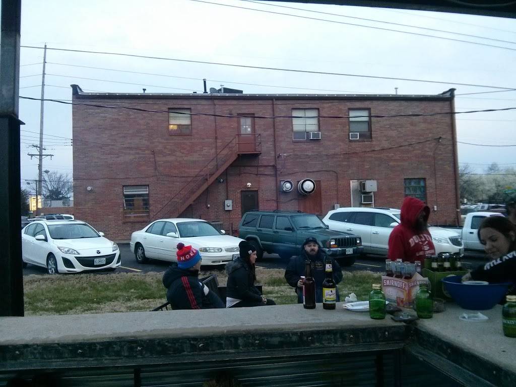 Fergies Bar & Restaurant | restaurant | 1699 Lemay Ferry Rd, St. Louis, MO 63125, USA | 3146386387 OR +1 314-638-6387